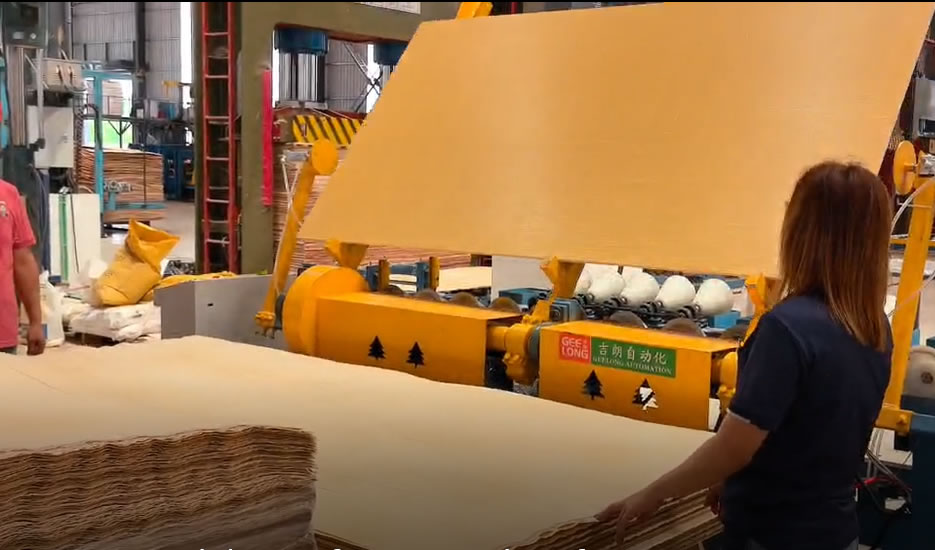 plywood gluing machine